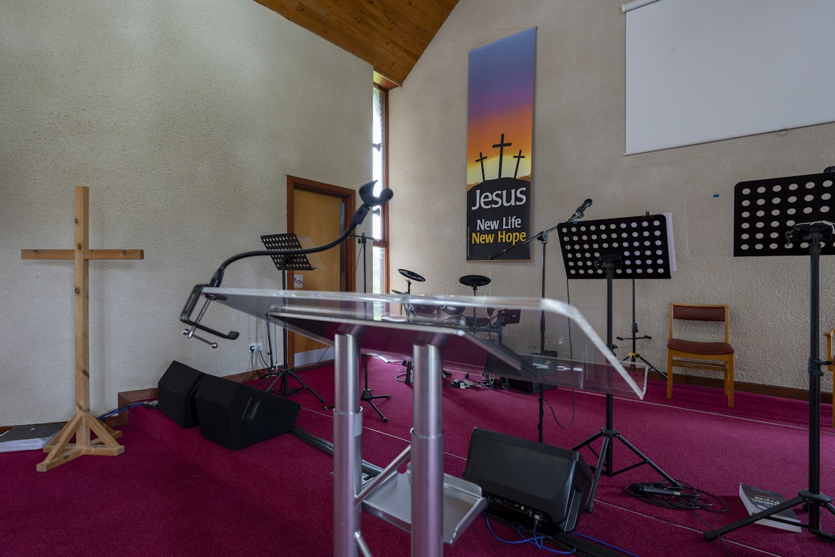 Sonorización de un órgano digital en una iglesia